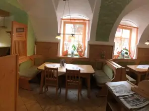 Enns Sleep Gasthaus Backhendlstation