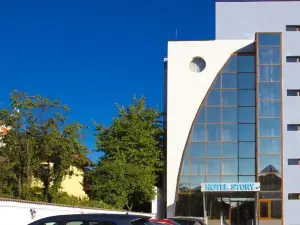 Hotel Story