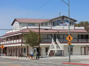 Whitney Portal Hotel and Hostel
