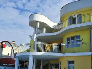Eli Guest House