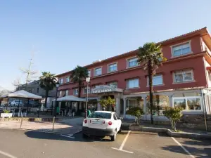 Hotel Garcas