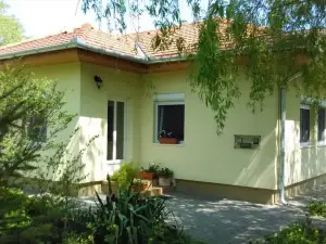 Bloomyapartment