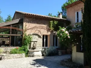 Hôtel Lou Caleù restaurant le Rocher des Abeilles