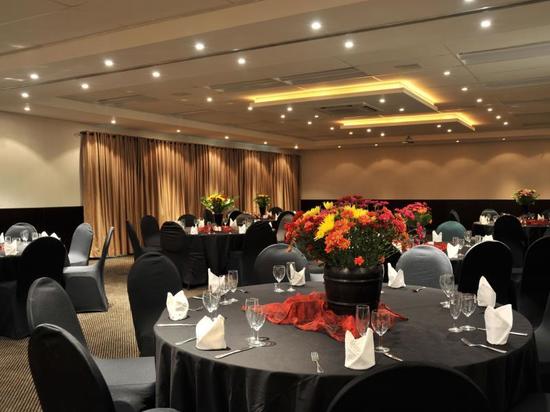 萨法瑞酒店及会议中心(safari lodge hotel convention centre)