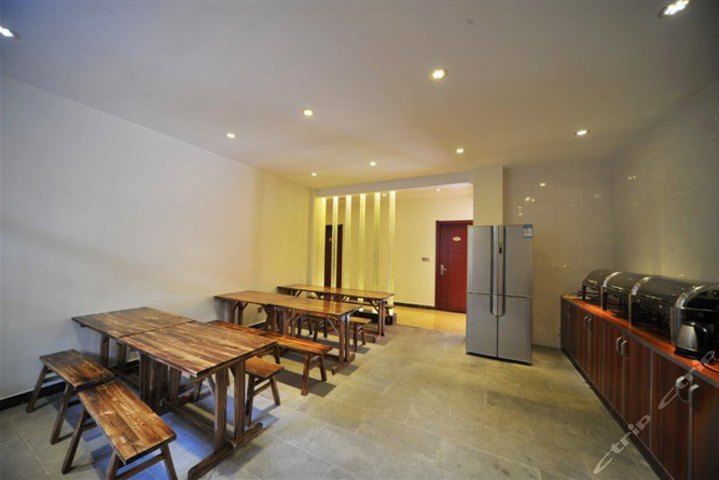 <em>武隆仙女山朋怡酒店</em>-豪华单间团购-原价0元-团