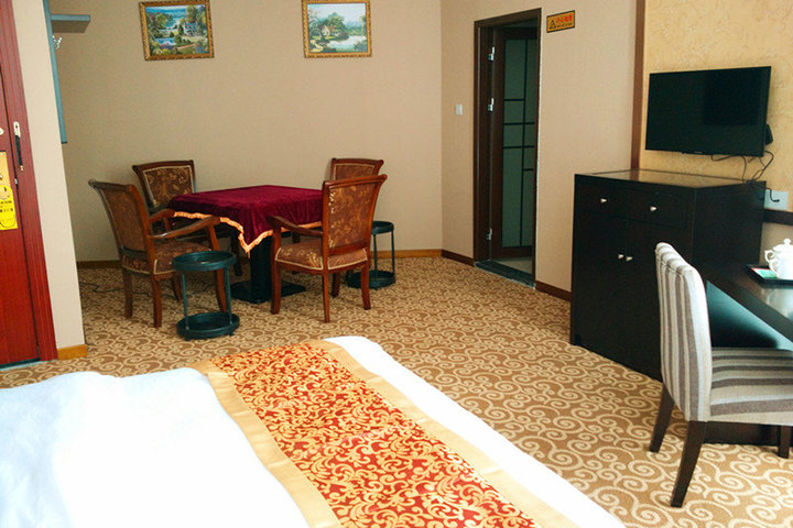 成都成都维也纳酒店尊享成都维也纳酒店棋牌房1晚+每日免费早餐 2 份+免费wifi+免费宽带+更多优惠!-千团网