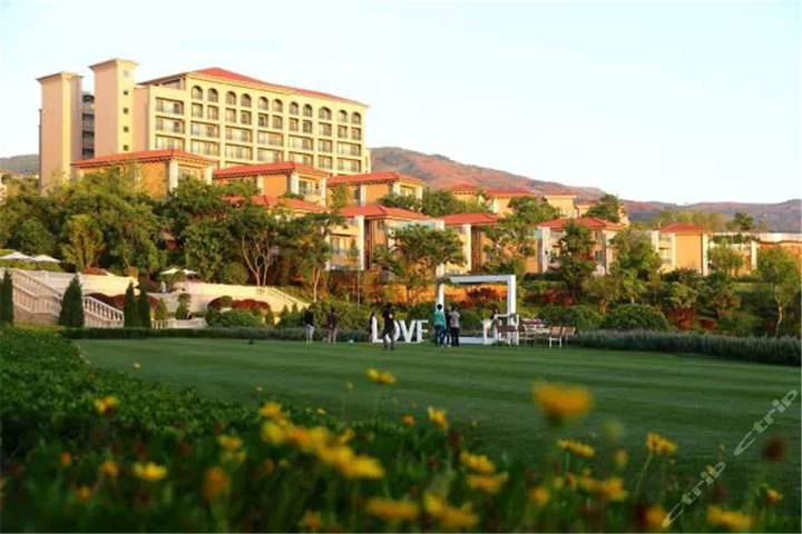 抚仙湖希尔顿酒店(豪华湖景客房)团购-原价1980元-团购仅售1738元,澄江酒店团购【携程团购】