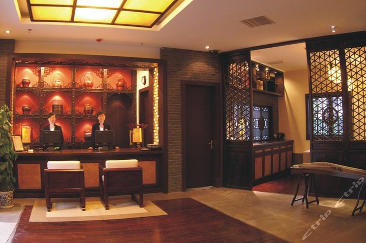 宝隆居家酒店(上海宝山邮轮码头店)-豪华大床房