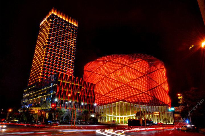 武汉万达嘉华酒店美食汇餐厅晚餐+汉秀门票团