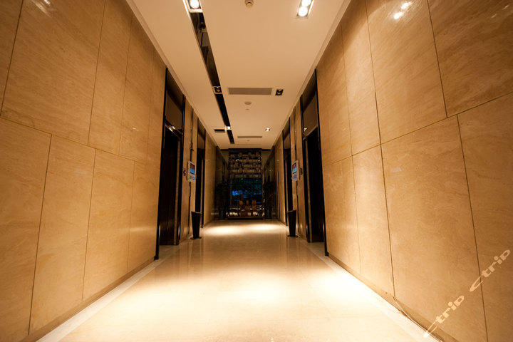 易成酒店服务公寓(广州保利中汇店)-欧式大床房(携程专享)
