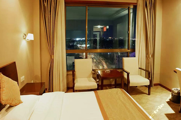 黄山广交大酒店(小单间 双早)