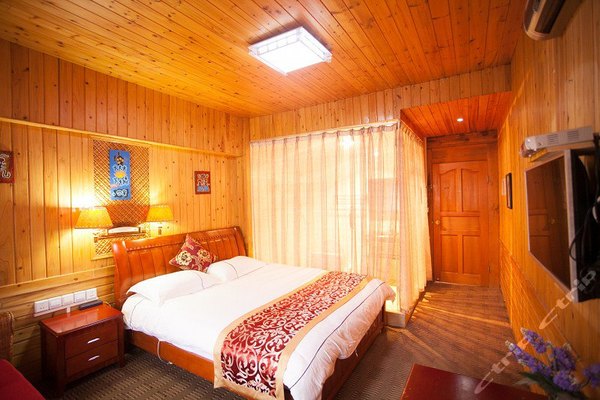 丽江古城木房子客栈-阳光大床房