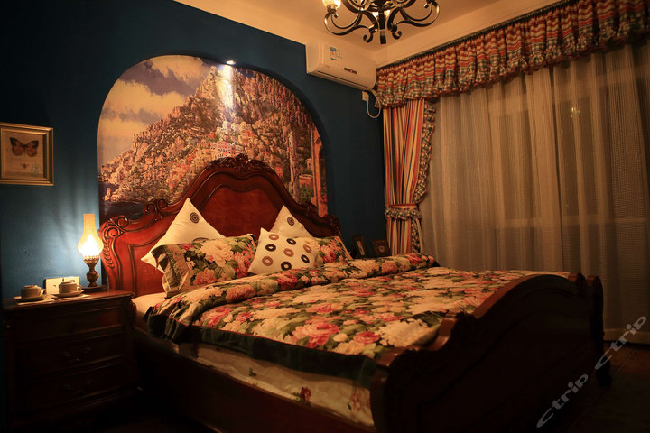 三亚克洛伊蜜月旅馆-豪华大床房团购-原价0元