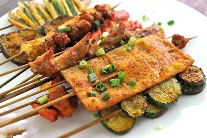 尊享成都曾家花园自助烧烤套餐1份+免费wifi+免费停车!各种菜品，等您来尝!_团800成都团购网站大全