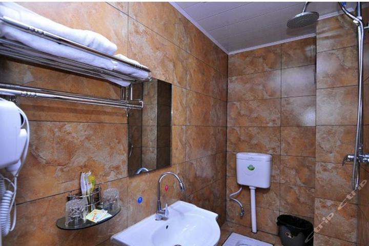 金悦酒店(昆明长水机场店)-豪华大床房团购-原