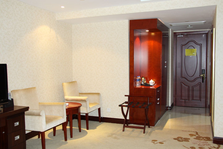 上海莎海国际酒店(豪华双床房+景点套票+早餐
