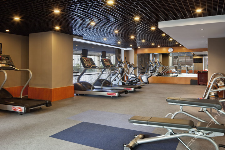 上海世纪皇冠假日酒店-皇冠高级房(携程直营团