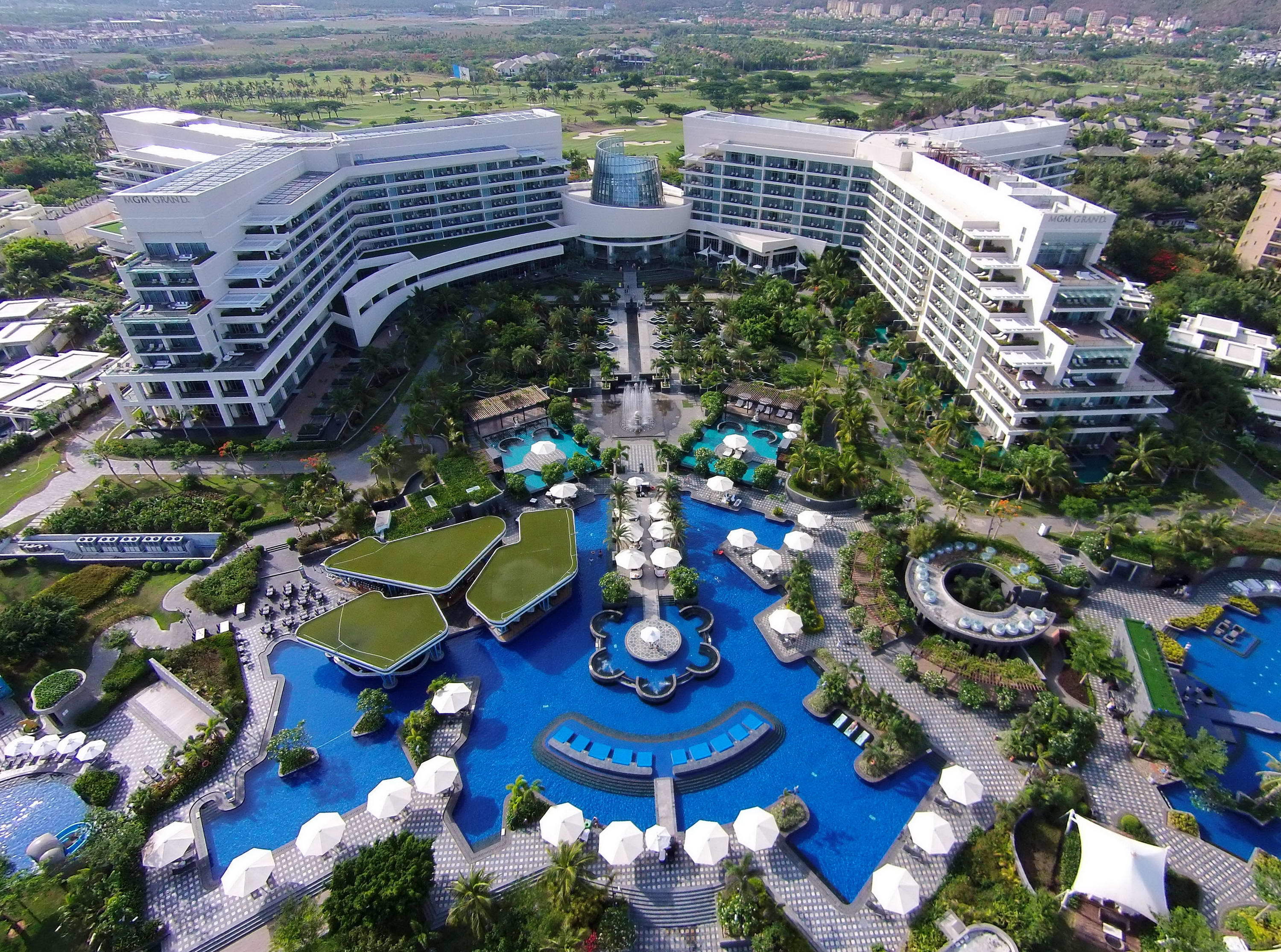 尊享三亚美高梅度假酒店【含早】池畔房+接机+热带水果1晚+更多优惠!_团800三亚团购网站大全