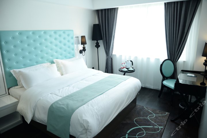 希岸酒店(上海静安寺店)希岸豪华大床房-邂逅魔