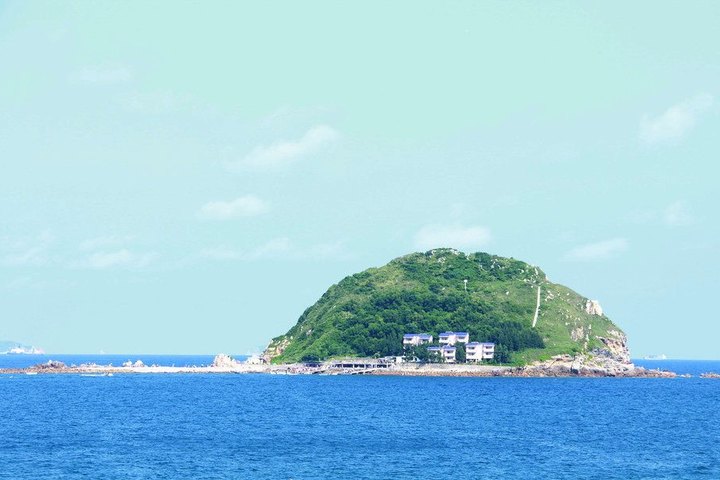 深圳深圳西冲芽山民宿【南澳西冲】尊享深圳西冲芽山民宿标准双床房1晚!免费送双人CS野战,另付15元\/人送快艇上情人岛!-千团网