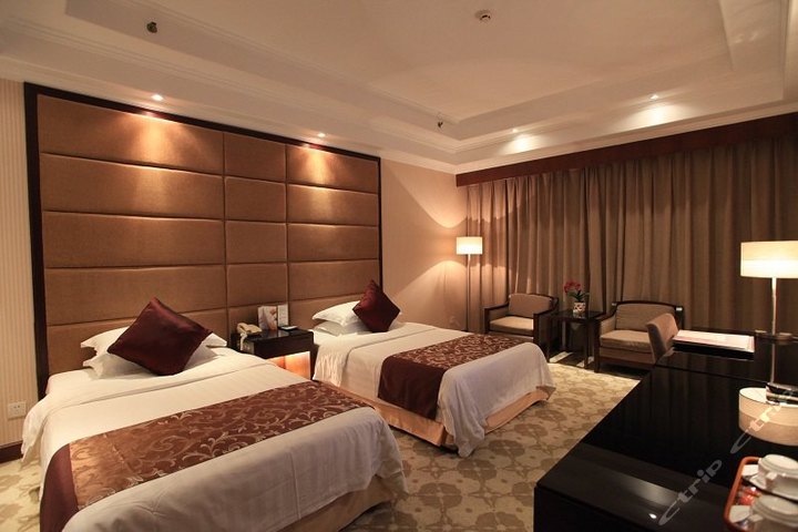 无锡国际饭店(高级间+三国城水浒城门票2张)团