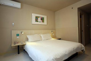 长春国信南山温泉酒店(温泉票一张)团购-原价3