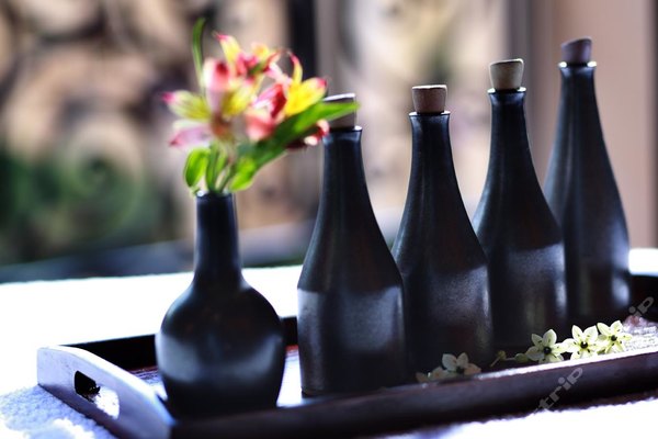 上海浦东星河湾(单人香熏按摩+海鲜套餐)团购