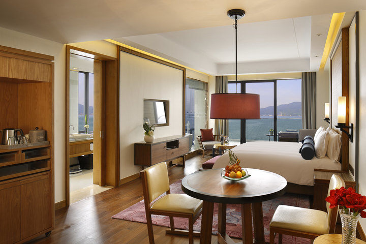 【黄山太平湖绿地皇冠假日酒店(五星级准)团购