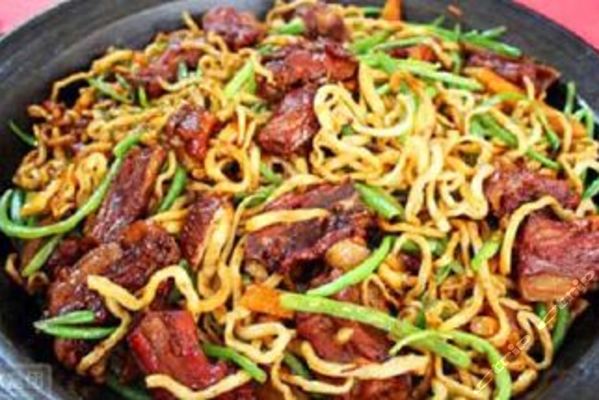 小磊铁锅焖面加盟