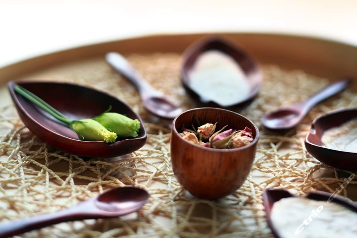 上海浦东星河湾(单人香熏按摩+海鲜套餐)团购