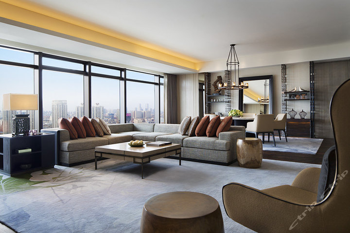 沈阳君悦酒店-嘉宾轩豪华客房(双人入住)团购-原价0元-团购仅售1798元,沈阳酒店团购【携程团购】