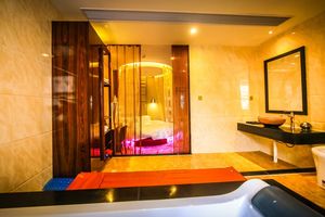 长沙海吻情侣精品酒店(豪华商务房)团购-原价2