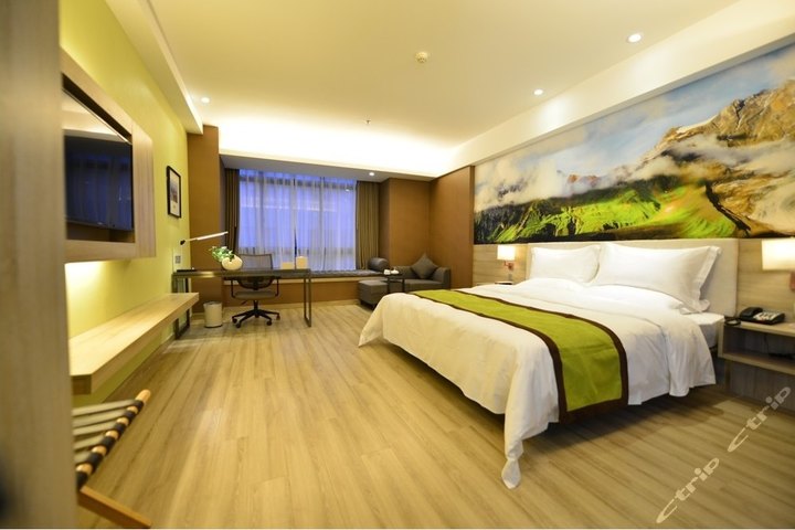 尊享成都武侯祠亚朵酒店高级大床房1晚+免费