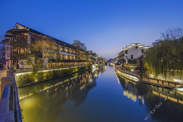南京夜泊秦淮君亭酒店秦淮河畔四季房+首日水