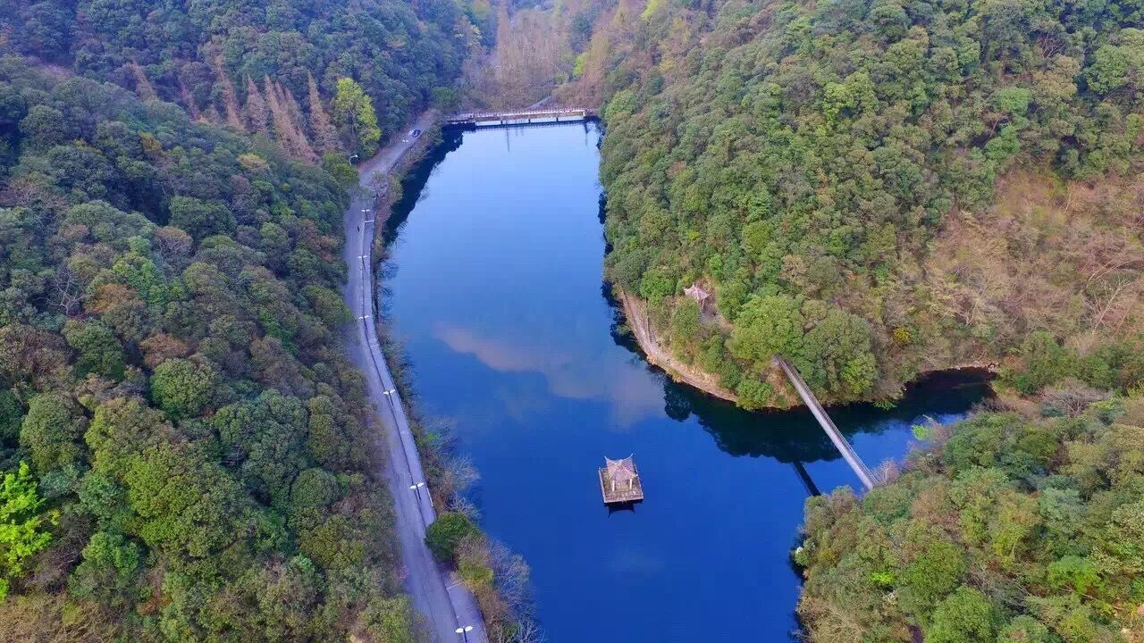 宁海南苑温泉山庄(梅园标间+露天温泉2位)