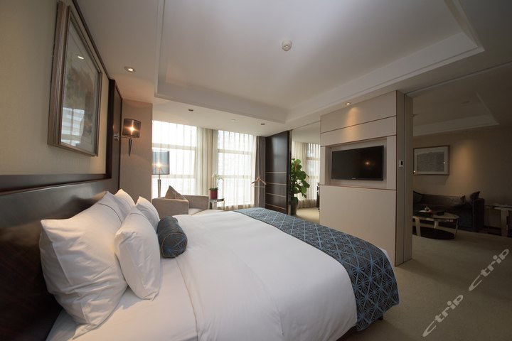 尊享重庆伊美大酒店行政套房1晚+免费WIFI+更