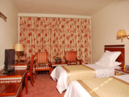 北京市南二环开阳路6号(开阳桥旁),北京侨园饭