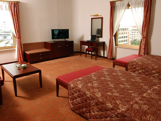 上海市长宁区迎宾一路368号(虹桥机场1号候机