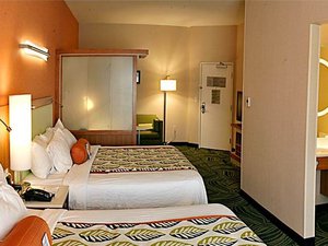 伯勒大学区 SpringHill Suites 酒店预订及查询-【