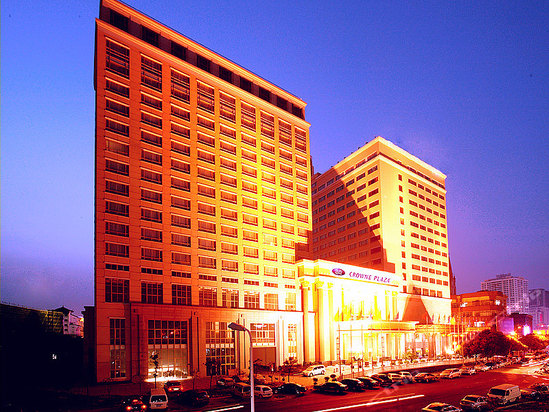 宁波凯洲皇冠假日酒店外观