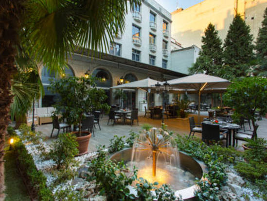 西班牙国家图书馆,马德里西班牙国家图书馆攻