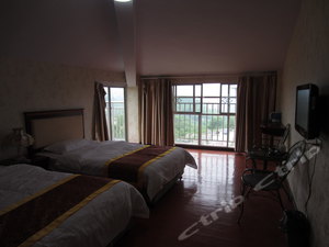 <em>武隆仙女山黄金楼饭店</em>预订,<em>武隆仙女山黄金楼</em>