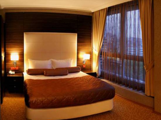 罗塔布尔瓦尔酒店Rota Bulvar Hotel预订及价格