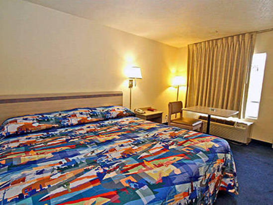 佐治亚州奥尔巴尼6号汽车旅馆图片及房间