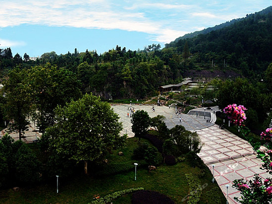 wuyi hopeswan holiday hotel