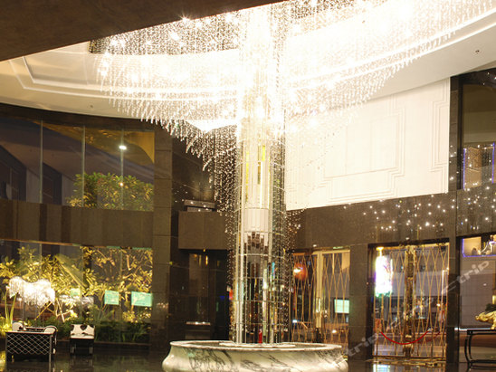 望牛墩镇中路文化广场对面