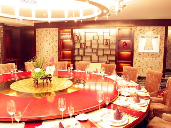 外观   乐清新聚丰圆大酒店是乐清柳市国际化管理的豪华高星级酒店