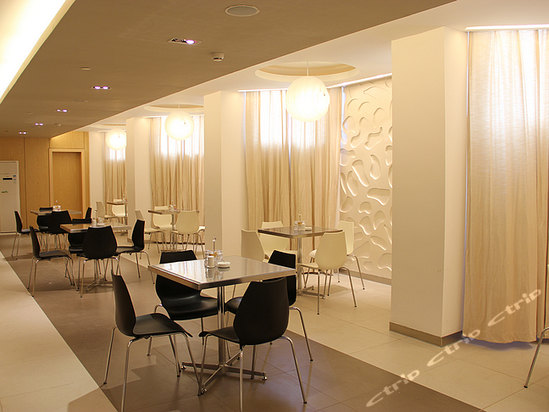 出行方便,距离火车站和机场大巴…-锦江之星(长