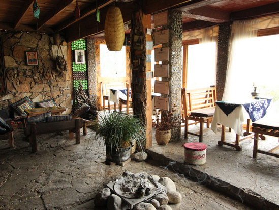 晚餐直接在思格火塘吃,点了鲈鱼豆腐汤美容菜土豆饼实在是样样美味