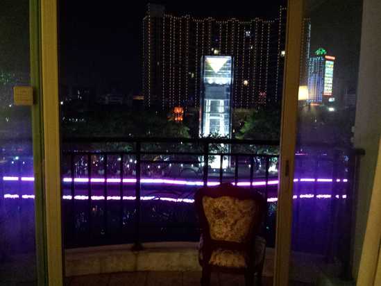 阳台夜景